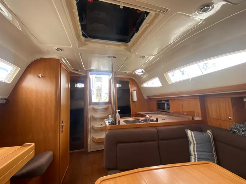 Salon from forward 3