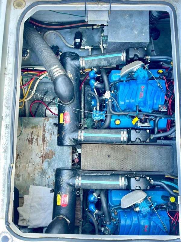 2000 Silverton 330 Sport Bridge