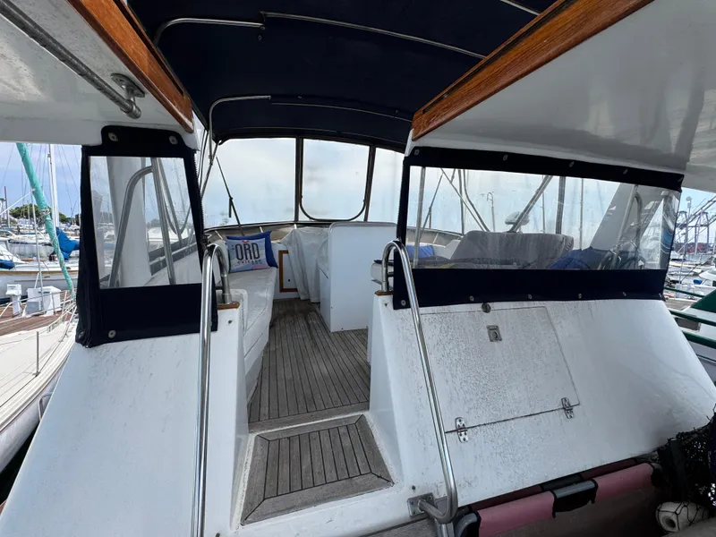 1984 Spindrift 39 ft. Aft Cabin Twin Diesel