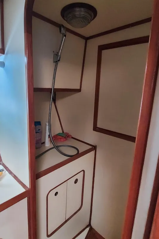 1984 Spindrift 39 ft. Aft Cabin Twin Diesel