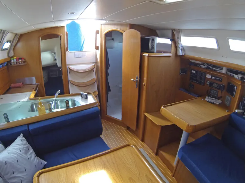 Salon Looking Aft