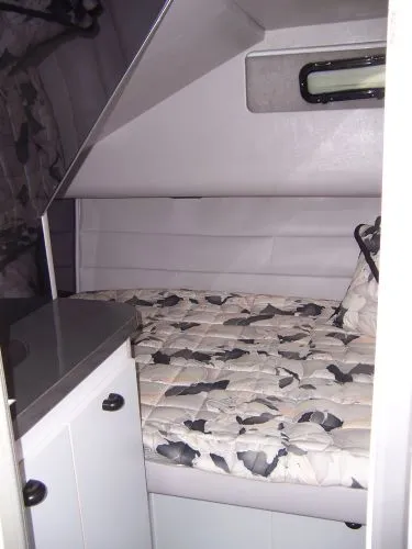 Mid Cabin