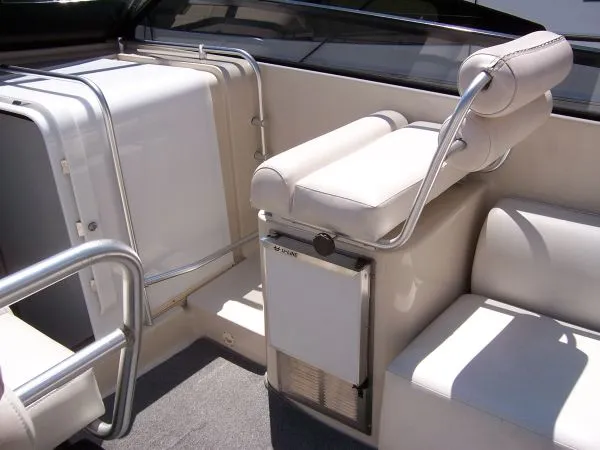 Cockpit forward seat