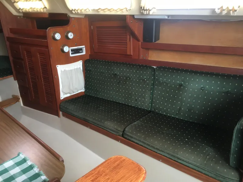 1985 Catalina 30