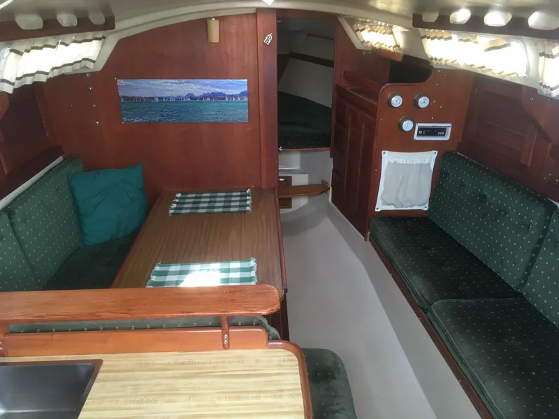 1985 Catalina 30