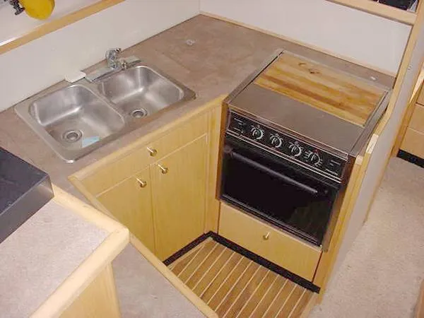 2001 Bayliner 3388 Command Bridge Motoryacht