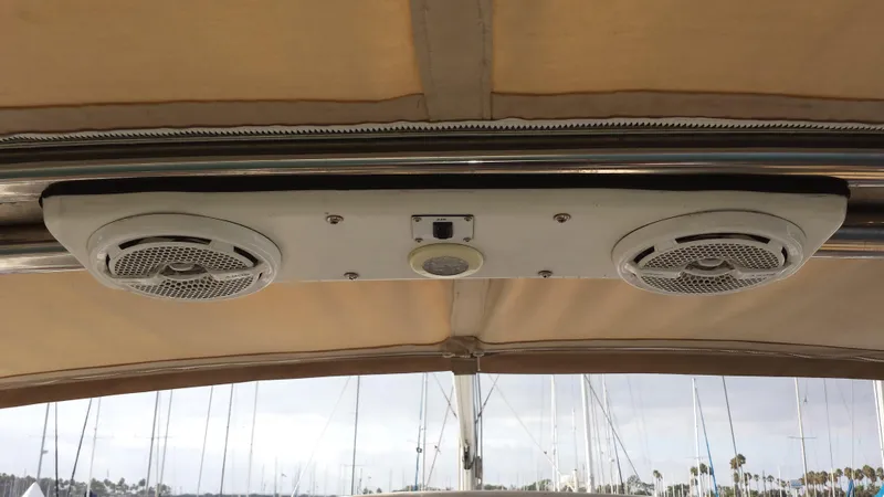Speakers & Light in Cockpit Arch