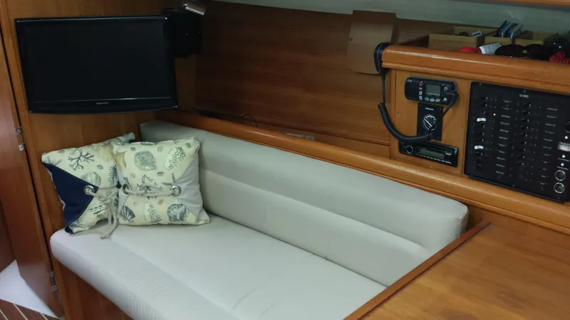 2006 Hunter 33
