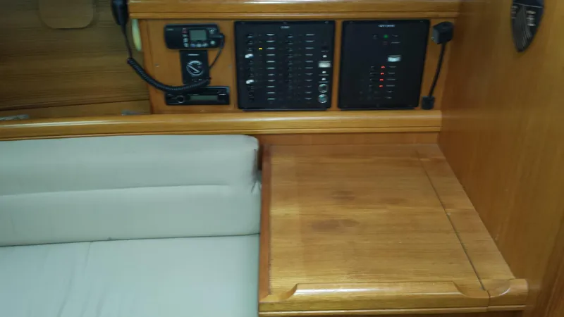 2006 Hunter 33