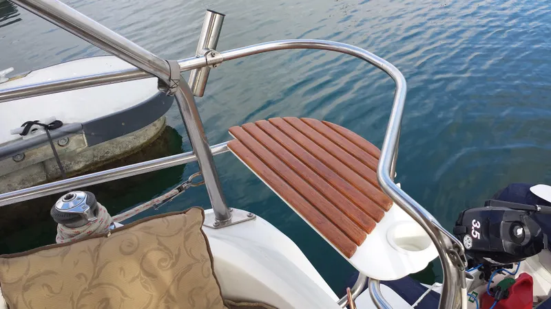 Starboard Side Rail Seat