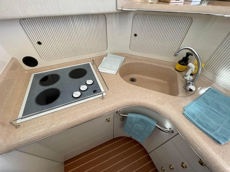 1996 Sea Ray 400 Sedan Bridge