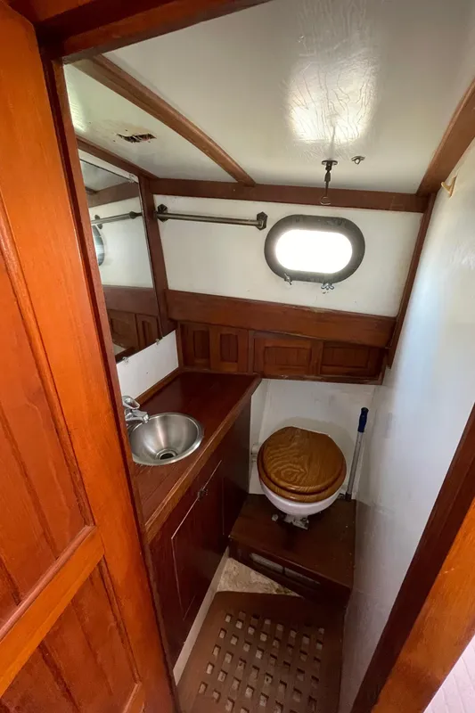 1982 Formosa 30 Ketch