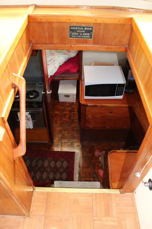 Salon to galley