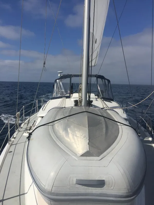 2007 Hunter 44 Deck Salon