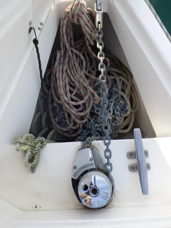 2007 Hunter 44 Deck Salon
