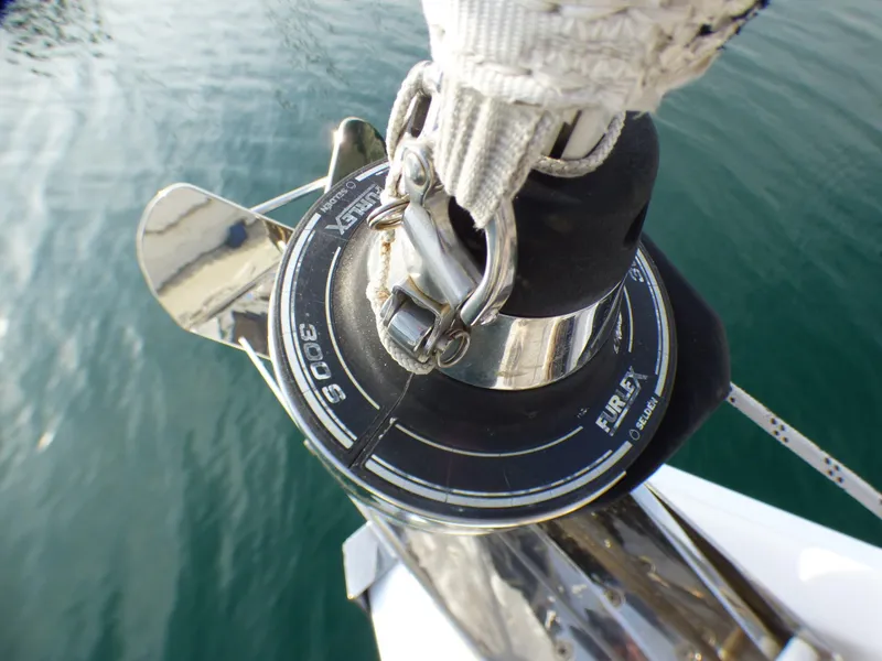 2007 Hunter 44 Deck Salon