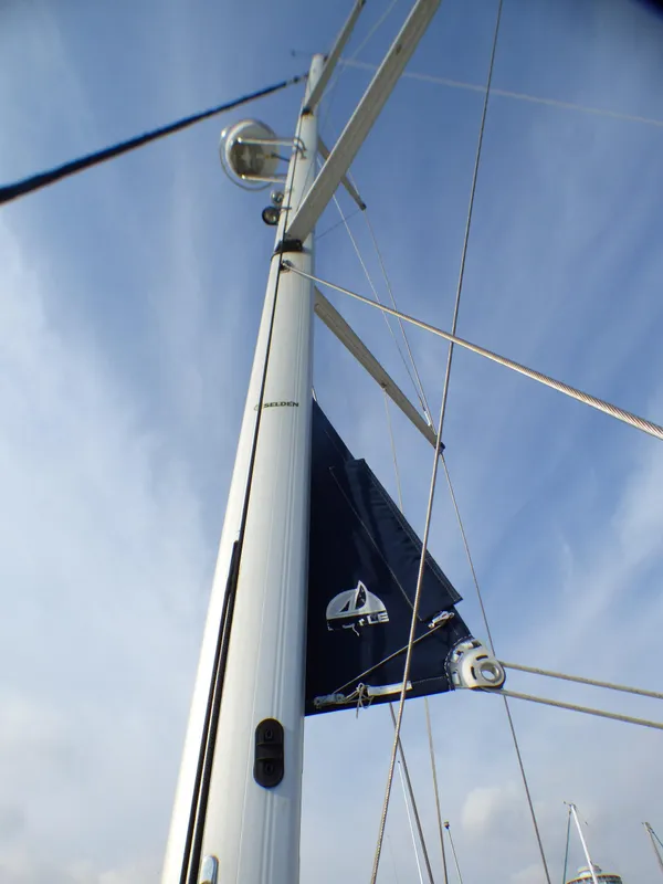 2007 Hunter 44 Deck Salon