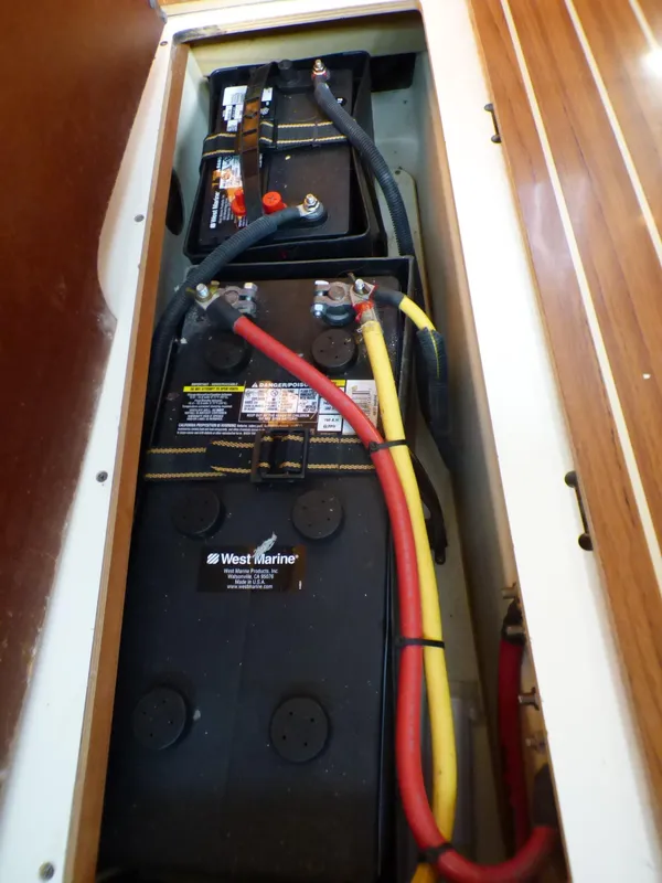2007 Hunter 44 Deck Salon