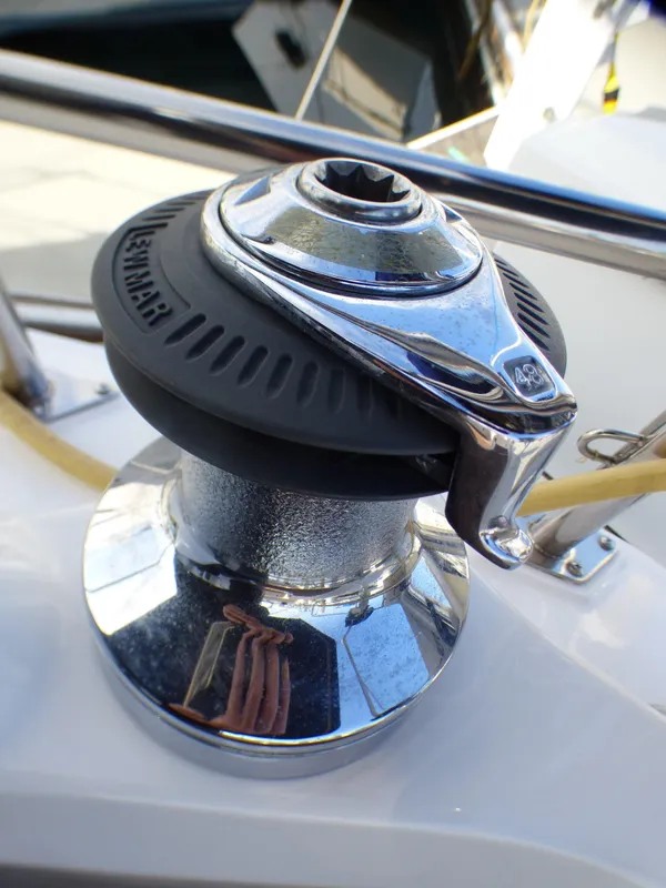 2007 Hunter 44 Deck Salon