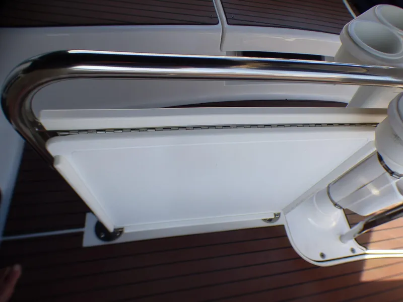 2007 Hunter 44 Deck Salon