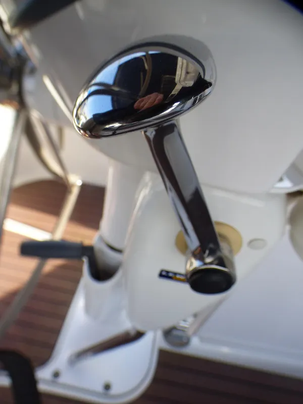 2007 Hunter 44 Deck Salon