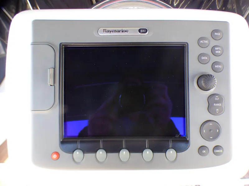Chartplotter-Radar-Depth Display