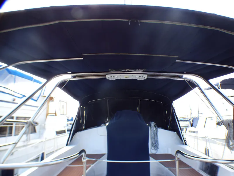2007 Hunter 44 Deck Salon
