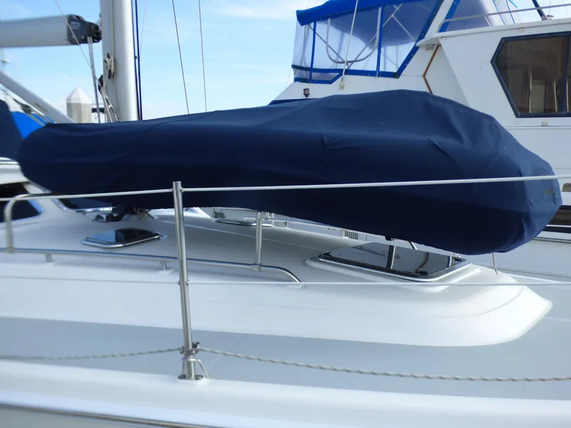 2007 Hunter 44 Deck Salon
