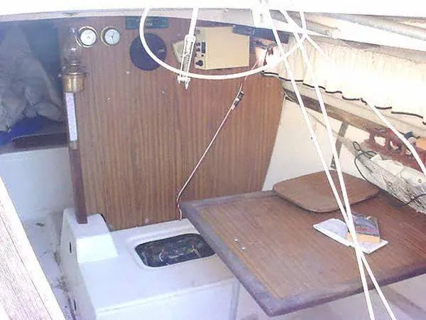 1984 MacGregor - Retracting Keel & trailer