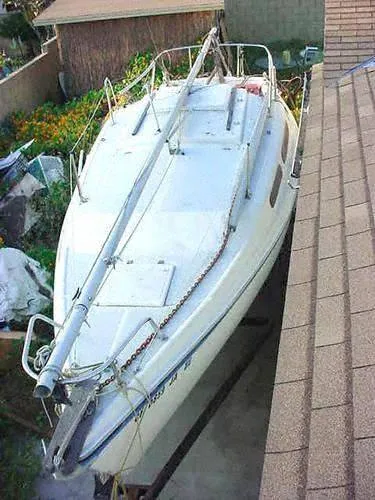 1984 MacGregor - Retracting Keel & trailer