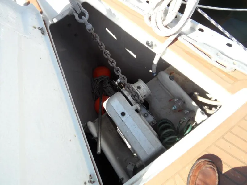 1988 Beneteau Oceanis 3 stateroom