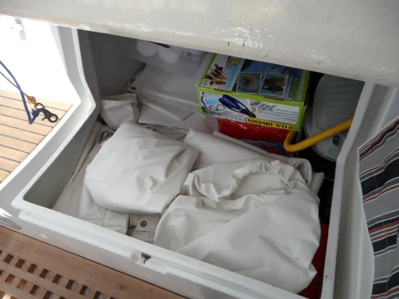 1988 Beneteau Oceanis 3 stateroom