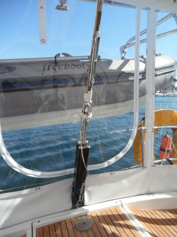 1988 Beneteau Oceanis 3 stateroom