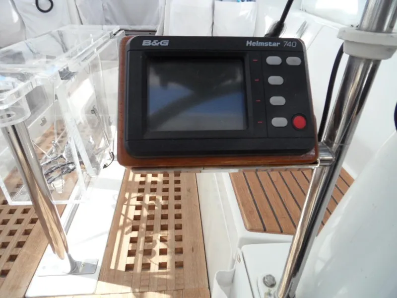 1988 Beneteau Oceanis 3 stateroom