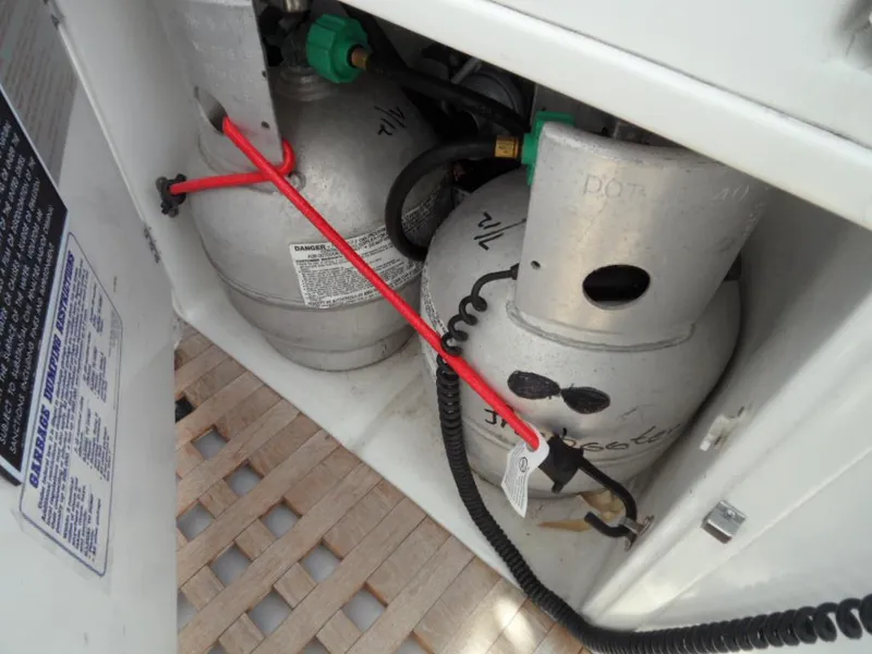 1988 Beneteau Oceanis 3 stateroom