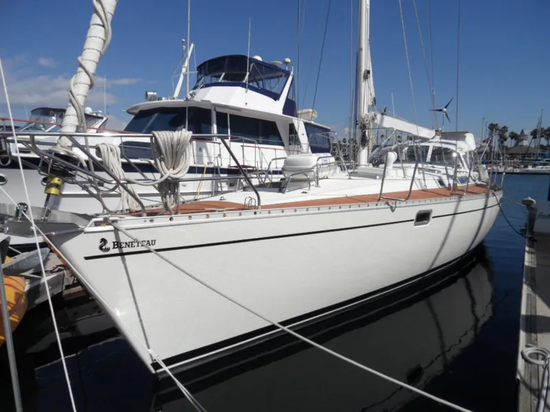 1988 Beneteau Oceanis 3 stateroom