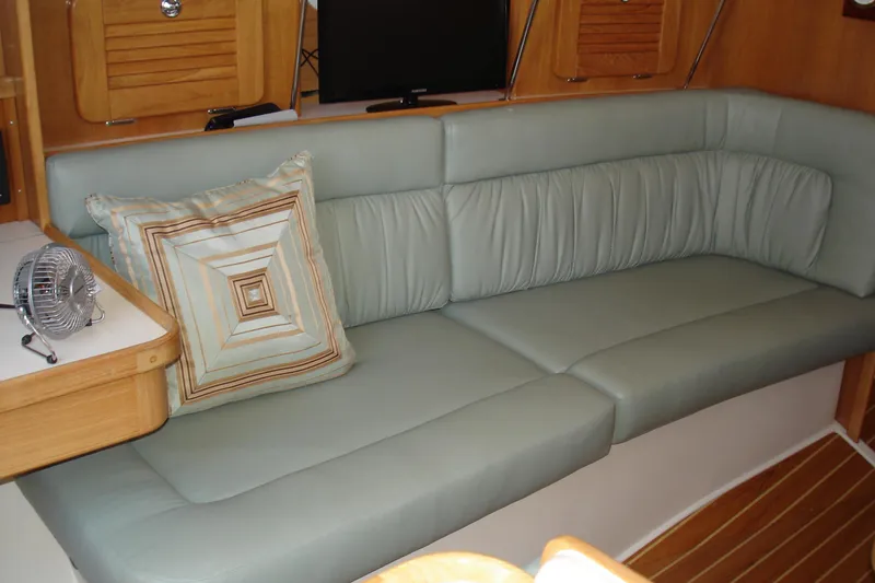 Port Settee