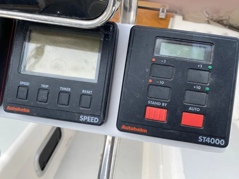 1992 Hunter 35.5