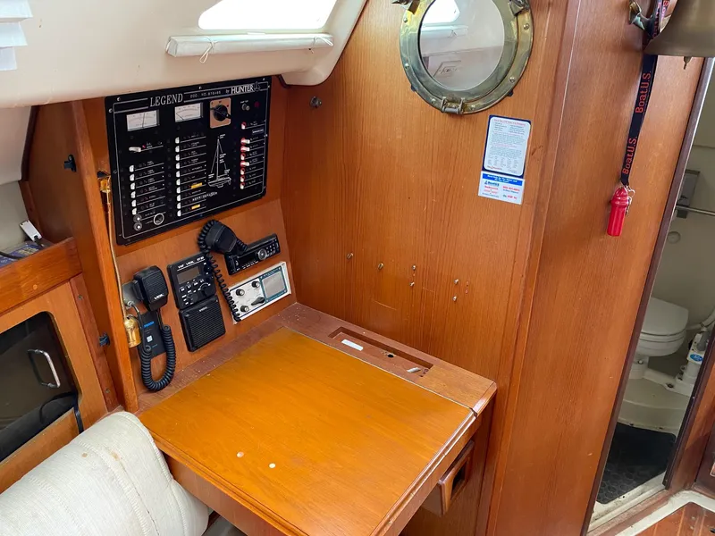 1992 Hunter 35.5