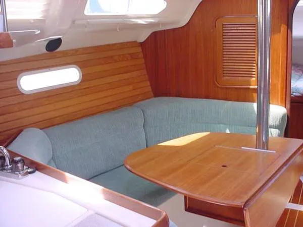 1996 Hunter 336 Sloop