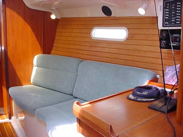 1996 Hunter 336 Sloop