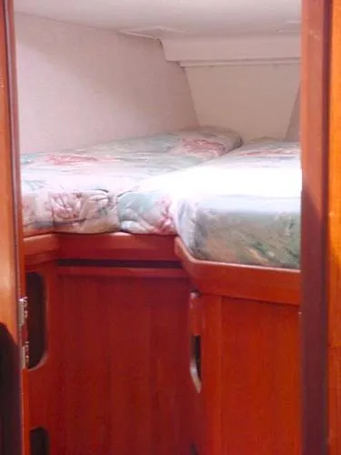 Forward V-berth With Filler