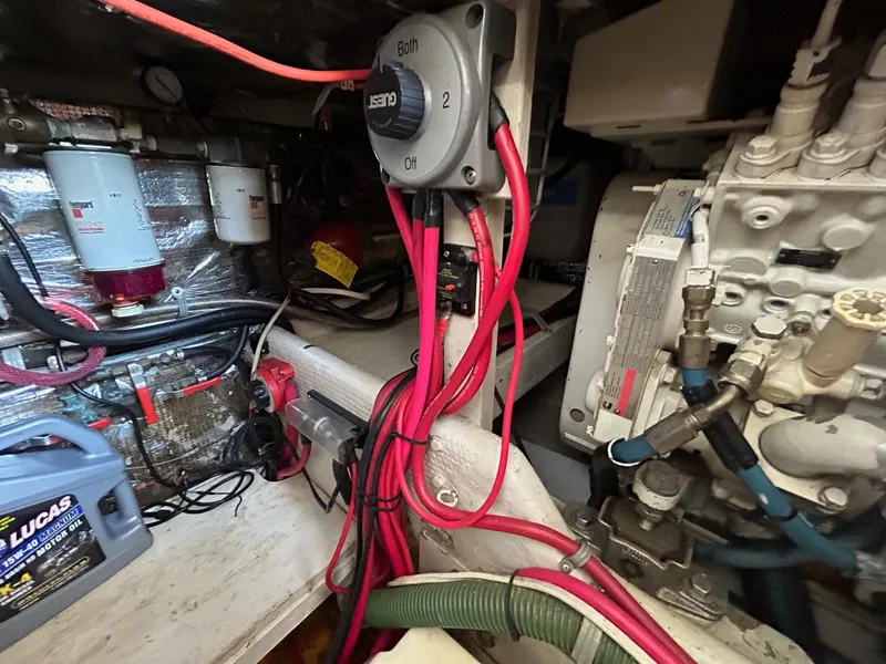 1990 Pacemaker 37 Sportfisherman