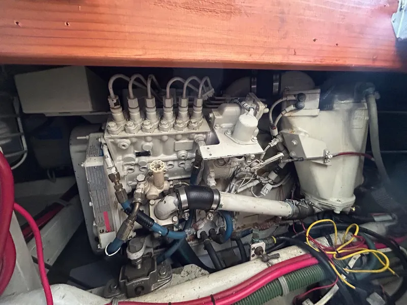 1990 Pacemaker 37 Sportfisherman