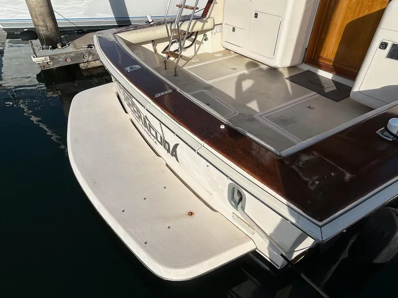 1990 Pacemaker 37 Sportfisherman