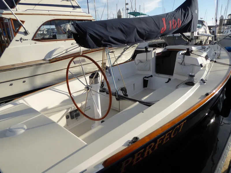 Cockpit 4