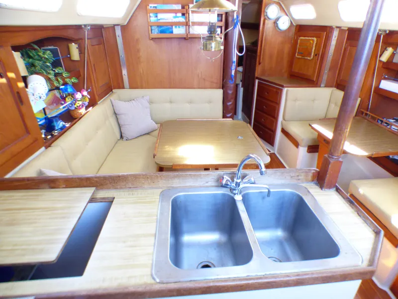 1984 Catalina 36