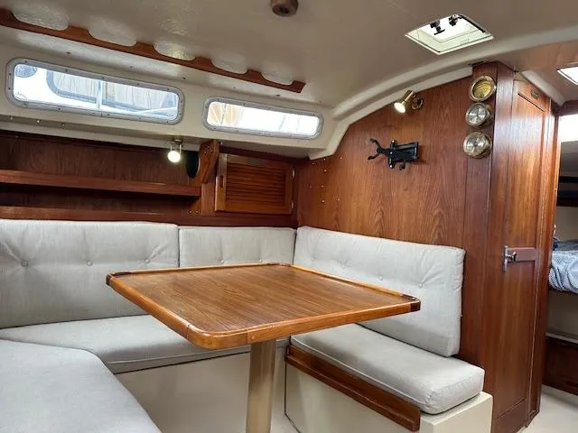 1985 Catalina 30