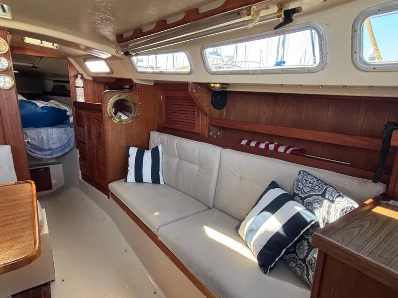 1985 Catalina 30