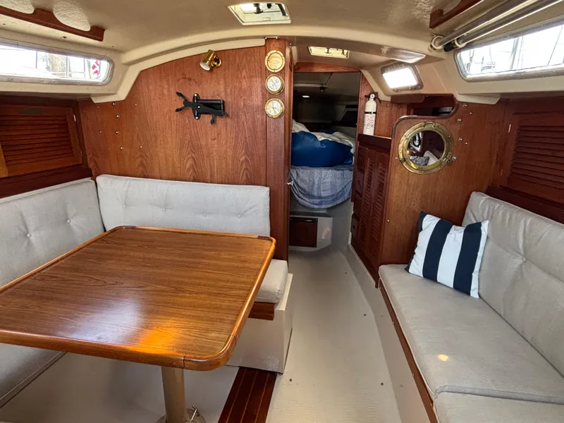 1985 Catalina 30